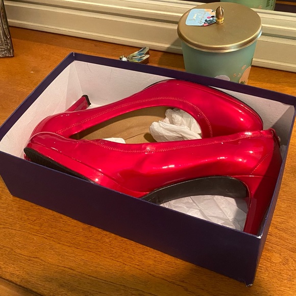 Stuart Weitzman Red Platform Pumps - Picture 5 of 7